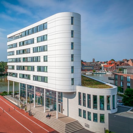 Arcadas do porto de Leer