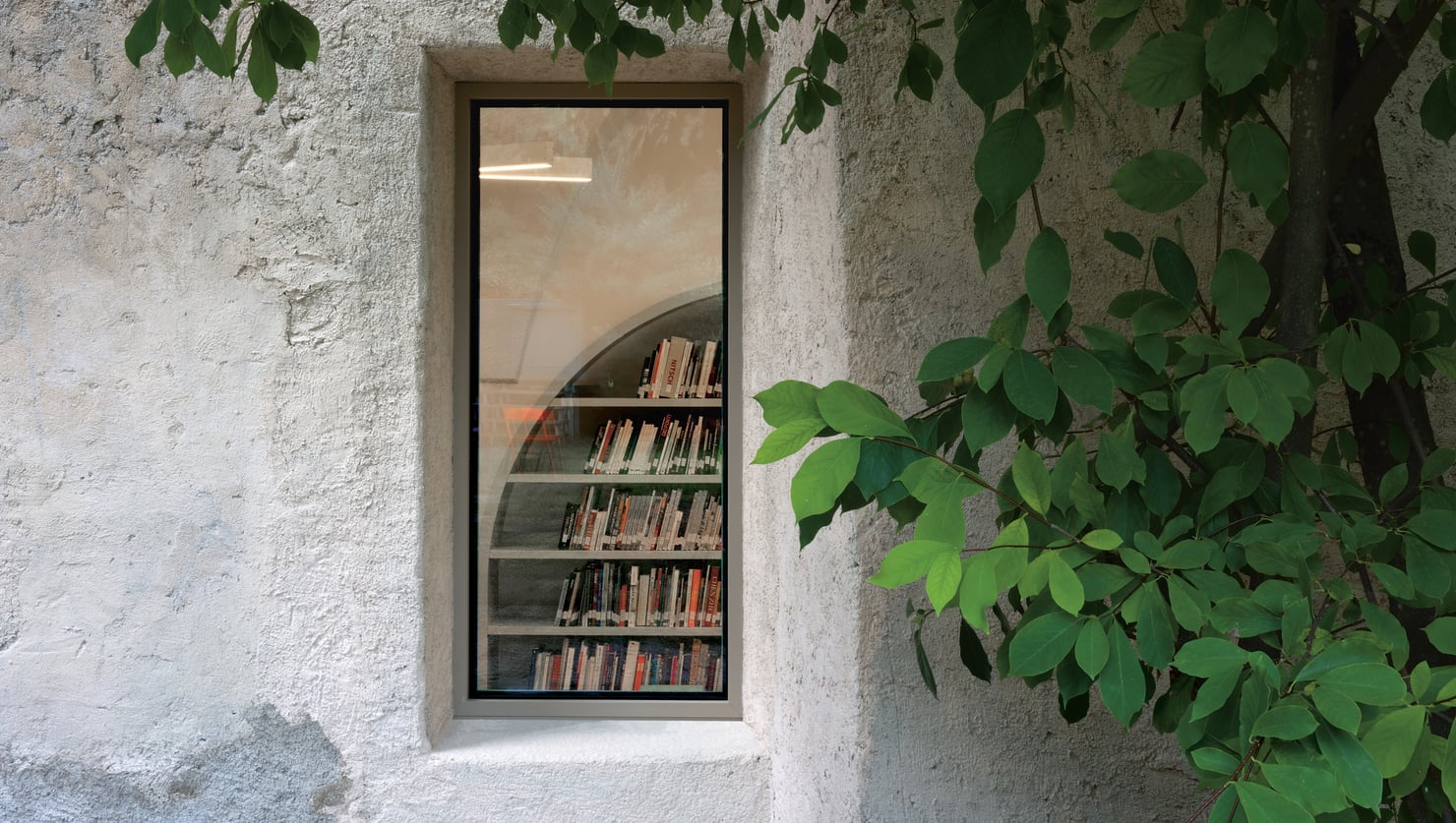 Spaces along the outer ring wall.