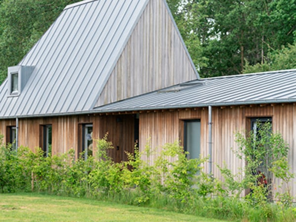 Nuevo edificio cerca de Amberes