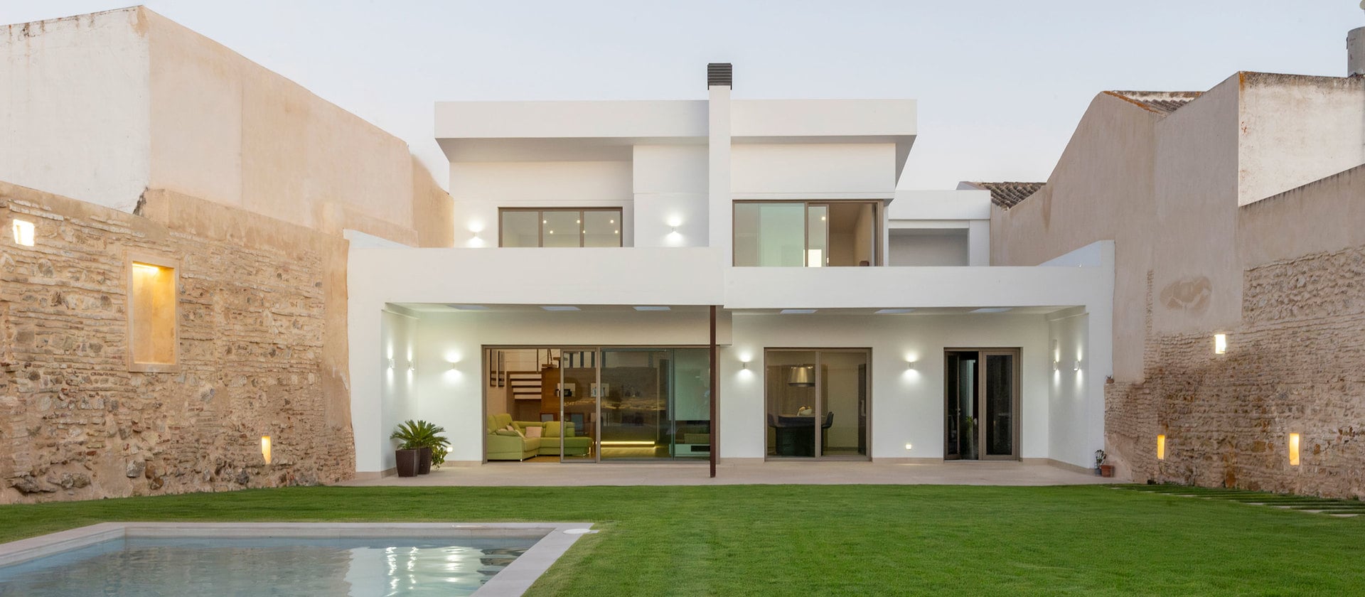 A new home between old masonry