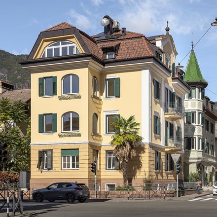 Authentieke look met nieuwe ramen: renovatie van een villa in Bozen